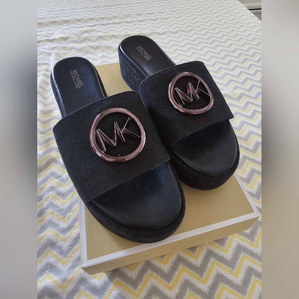 Michael Kors Sandals - Picture 2 of 4